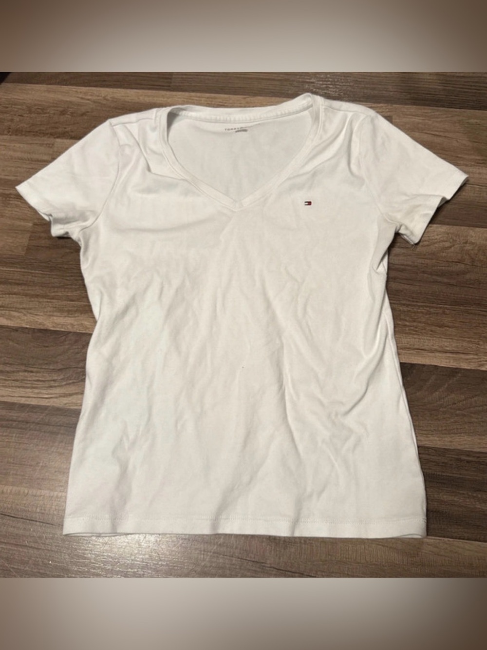 Tommy Hilfiger White V-Neck Women's Tee size large